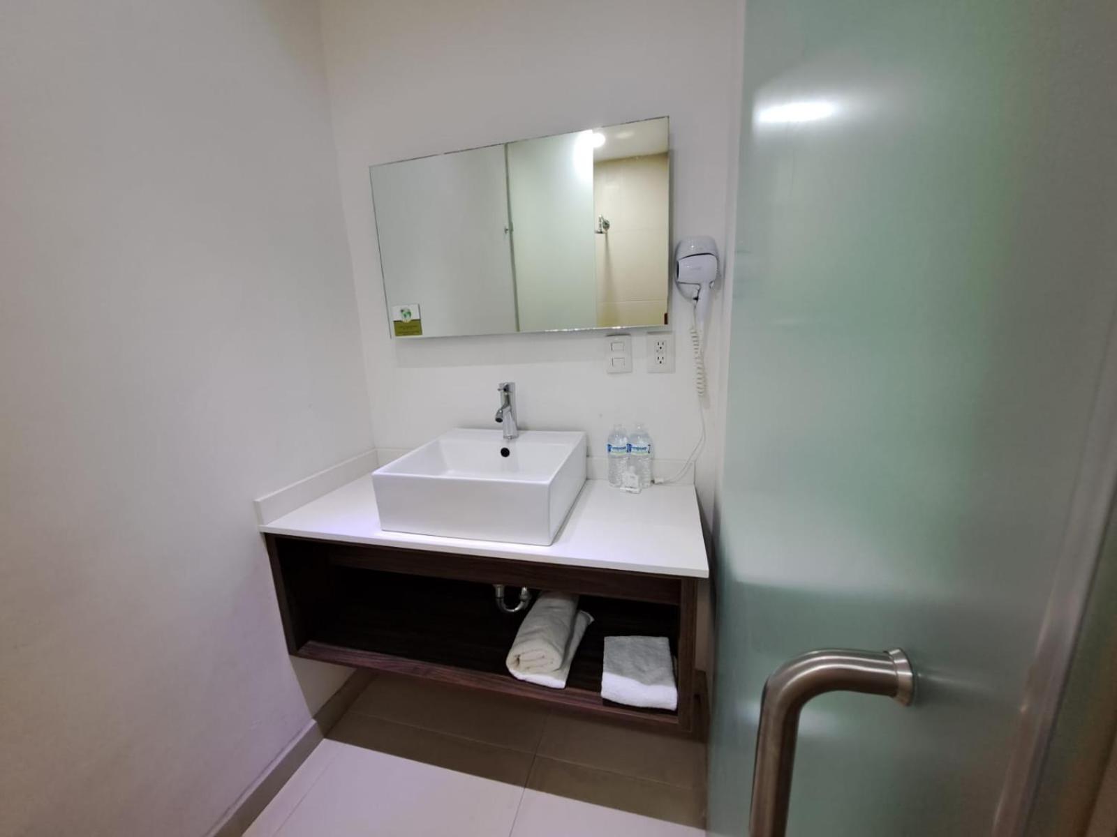 El Hotel Business Class - Zamora Centro Luaran gambar